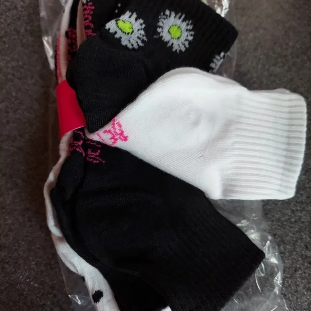 Betsey Johnson Women's Quarter Crew Socks, 6-Pack OS BNWT SO 1 Set Left
